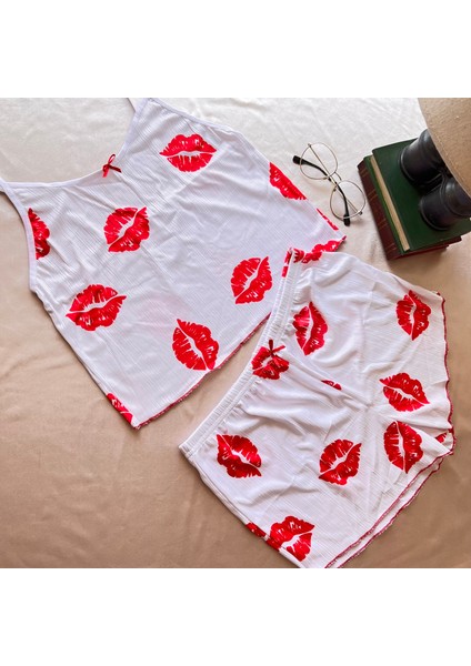 Likralı Şortlu Dudaklı Beyaz Pijama Takımı fiyatları
