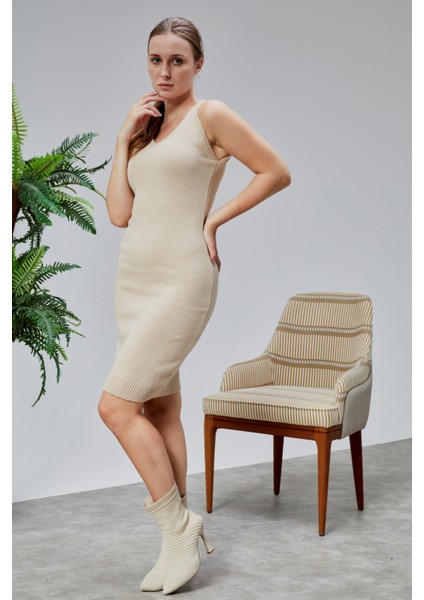 Kadın Triko Takım Delikli Kazak ve Askılı Elbise Standart Beden Ten Rengi indirimleri