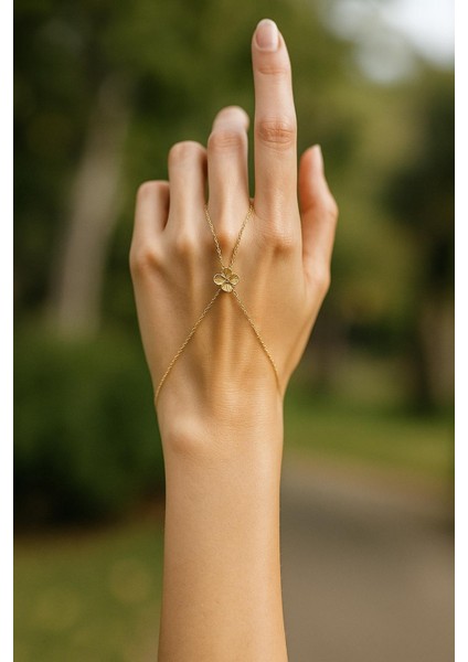 “altın Kaplama Yonca Detaylı Zincir Şahmeran Bileklik” fırsatları