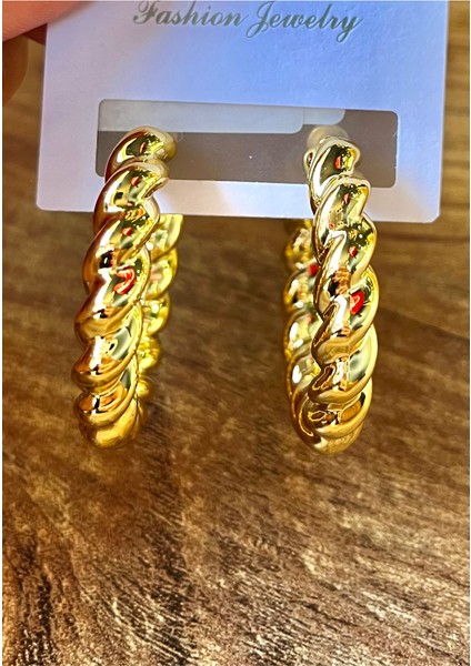 Gold Renk Lüks Gösterişli Figürlü Küpe