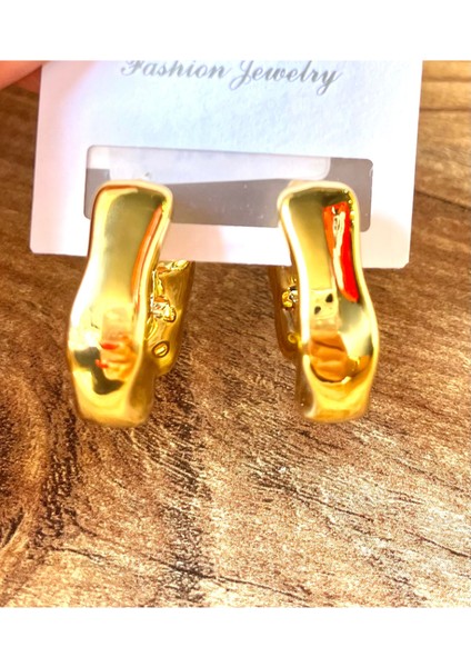 Gold Renk Lüks Gösterişli Figürlü Küpe