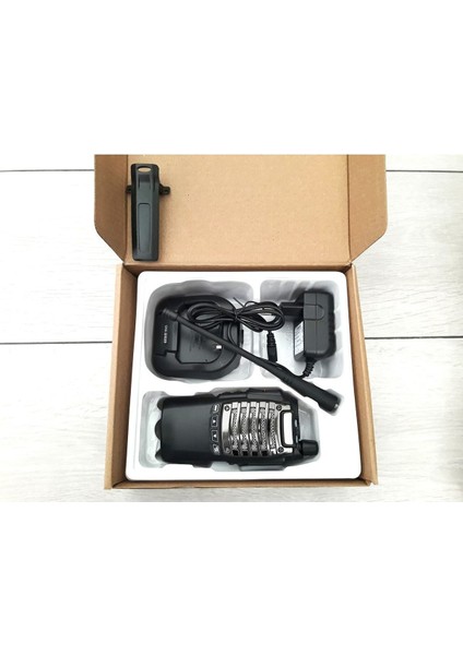 8d Telsiz Yeni Versiyon Güçlü Kasa ve 2000MAH Pil ile Üstün Ses Kalitesi fiyatları