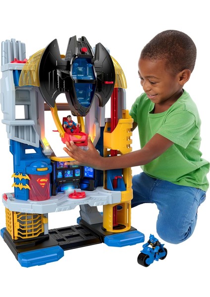 Dc Super Friends Ultimate Headquarters Sesli ve Işıklı Macera Oyun Seti HNW08