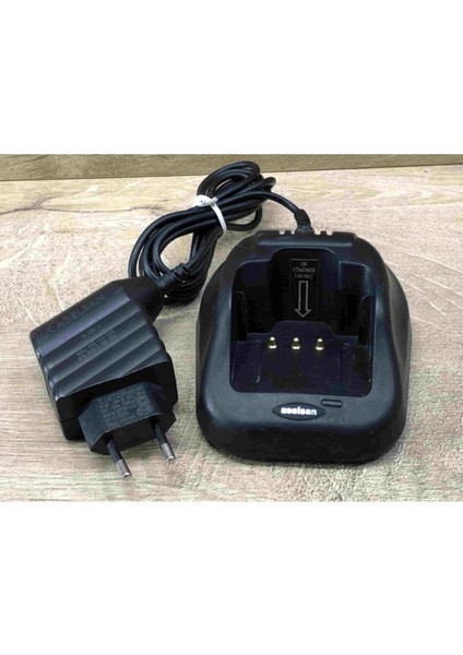 El Telsizleri Için Masaüstü Şarj ve Adaptör Seti modelleri