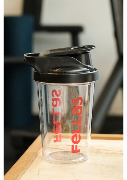 BPA İçermeyen Sporcu Shaker – Gıdaya Uygun Şeffaf Hazne, Filtreli Kapak ve Ergonomik Kullanım modelleri