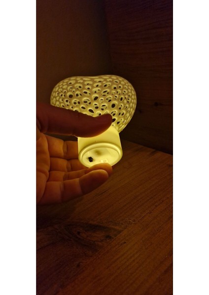 Beyaz LED Kalp Desenli Masaüstü Lamba, Pilli, Şık ve Havalı Dekorasyon Parçası fiyatları