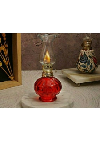 Kırmızı Yuvarlak Gaz Lambasıyla Şık ve Retro Bir Atmosfer Yaratın