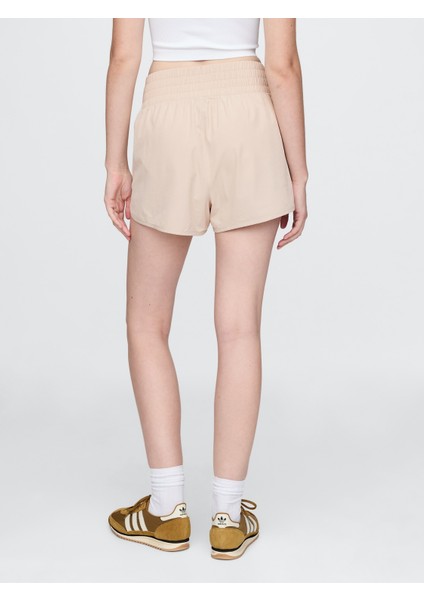 Kadın Krem Gapfit High Rise Koşu Şortu fırsatları