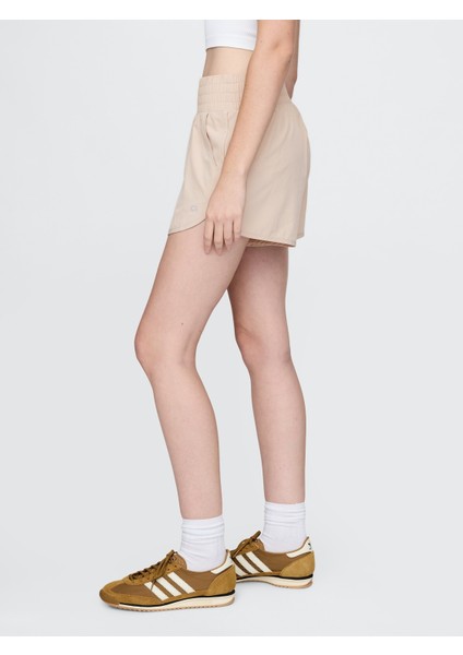 Kadın Krem Gapfit High Rise Koşu Şortu indirimleri