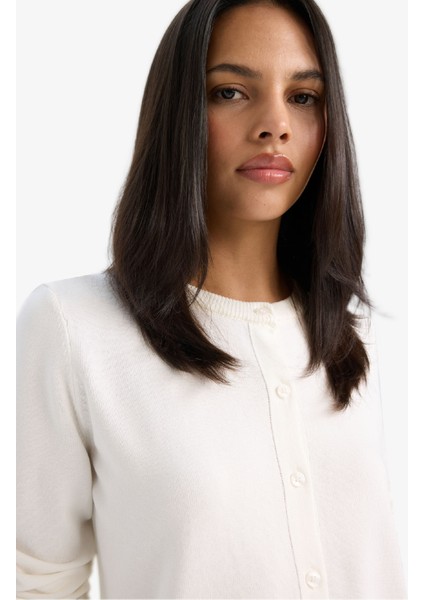 Regular Fit Bisiklet Yaka Basic Düz Düğmeli Triko Hırka D6282AX25AU