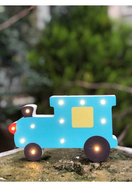 Mavi Ahşap Işıklı Araba Figürü, Odanız Için Şık ve Sıcak Atmosfer Yaratır