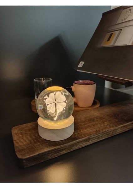 Işıklı Tasarımlı Cam Küre, Şık ve Modern Dekoratif Obje