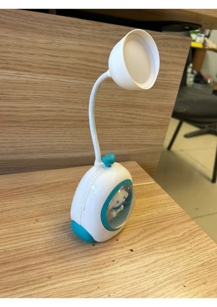 Mavi Masa Lambası, Şık ve Modern Tasarım, Ev ve Ofis Için Ideal Aydınlatma Seçeneği