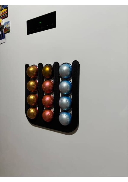 IHTIYACIN3D Nespresso Vertuo Kapsül Düzenleyici – Mıknatıslı 12’li Kahve Kapsül Standı (24X24 Cm) fiyatları