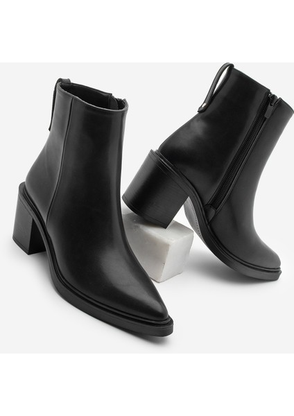 Kadın Sivri Burun Fermuarlı Kalın Topuklu Bot Belza Siyah