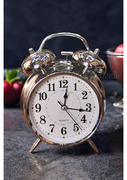 Büyük Boy Işıklı Metal Masa Saati, Şık ve Nostaljik Tasarım fiyatları