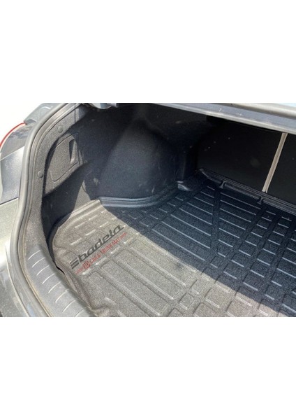 Hyundai Elantra Sedan 2021-2024 Arası Uyumlu 3D Kauçuk Bagaj Havuzu