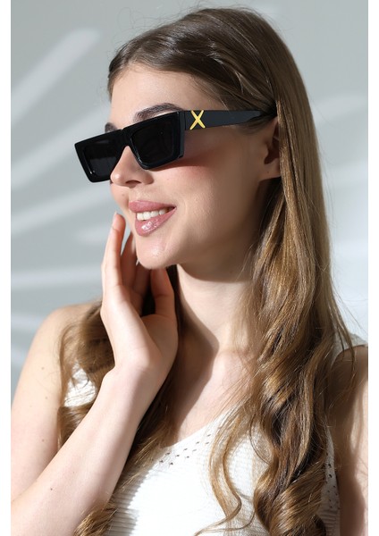 Kadın Gold Aksesuarlı Siyah UV400 Güneş Gözlüğü WJ23-6 C2