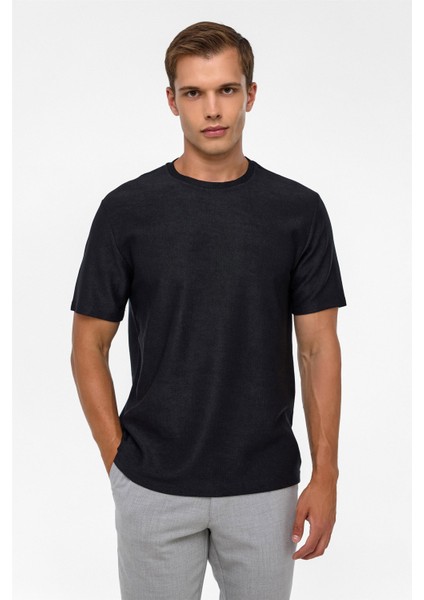 Siyah Regular Desenli Bisiklet Yaka Tişört