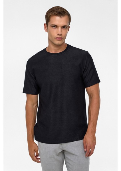 Siyah Regular Desenli Bisiklet Yaka Tişört fiyatları