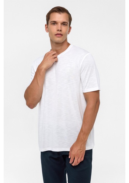 Beyaz Regular Armürlü Bisiklet Yaka Tişört fiyatları