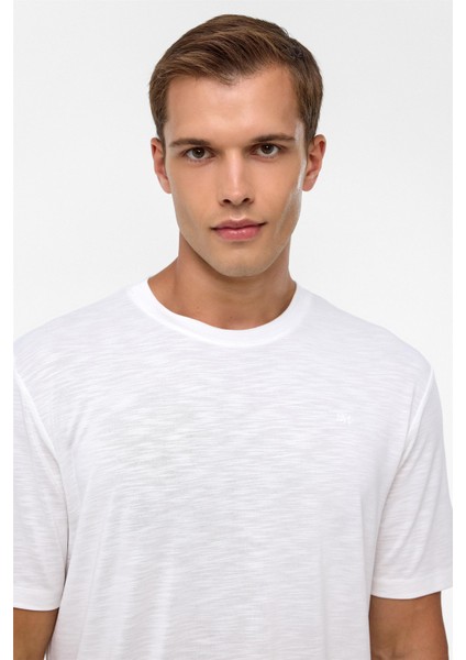 Beyaz Regular Armürlü Bisiklet Yaka Tişört modelleri