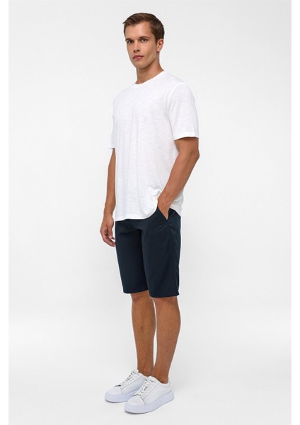 Beyaz Regular Armürlü Bisiklet Yaka Tişört indirimleri