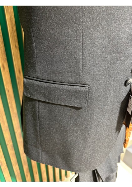 Erkek Koyu Gri Regular Fit Mono Yaka Takım Elbise modelleri