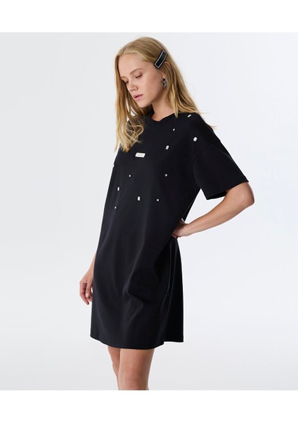 Işlemeli ve Metal Aksesuarlı Penye Elbise TW6250002169001 modelleri