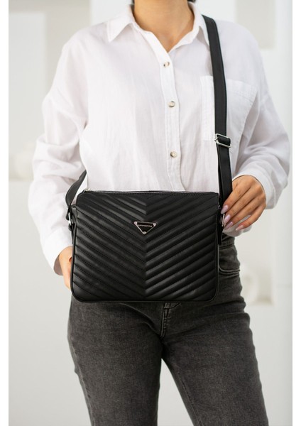 Şık Kadın Kapitone Deri Çapraz Askılı 3 Bölmeli Omuz Çantası Siyah fiyatları