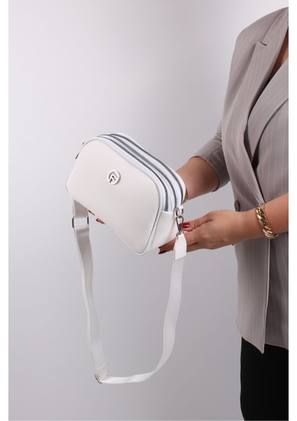 Yumuşak Deri Çok Bölmeli Orta Boy Kadın Çapraz Omuz Çanta Beyaz modelleri