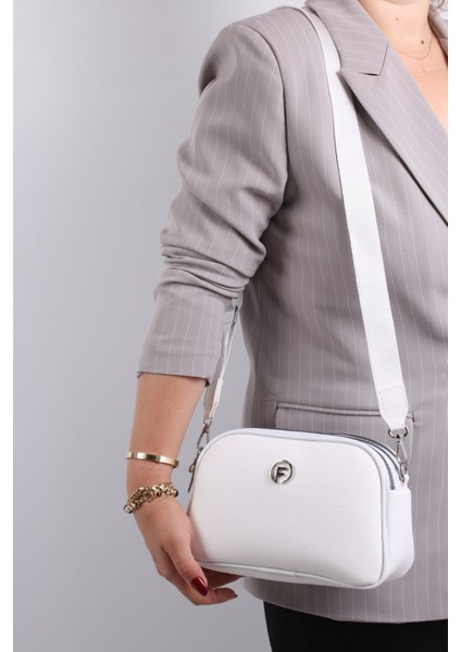 Yumuşak Deri Çok Bölmeli Orta Boy Kadın Çapraz Omuz Çanta Beyaz