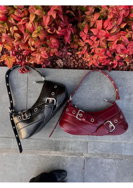 Şık Bordo Kadın Çanta, Zarif ve Kullanışlı Eşya Taşıma Aksesuarı