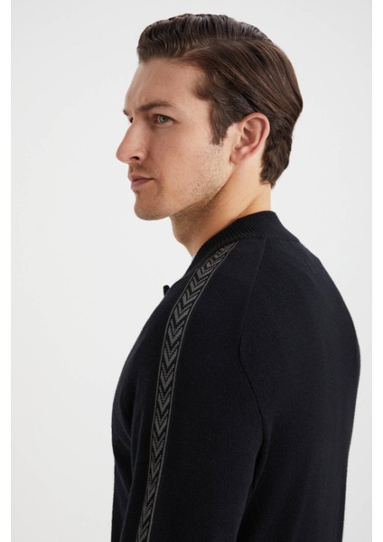 Kolları Şerit Detaylı Fermuarlı Siyah Triko Spor Ceket modelleri