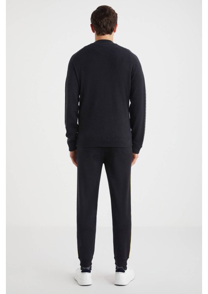 Kolları Şerit Detaylı Fermuarlı Siyah Triko Spor Ceket fırsatları