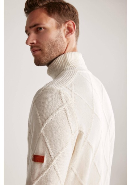 Baklava Desenli Boğazlı Ekru Kaşmir-Yün Kazak modelleri