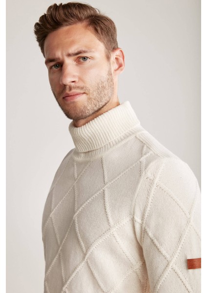 Baklava Desenli Boğazlı Ekru Kaşmir-Yün Kazak fırsatları