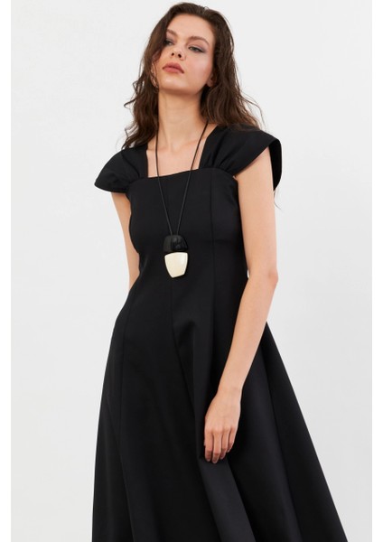 Kadın Siyah Kare Yaka Kloş Elbise NH102