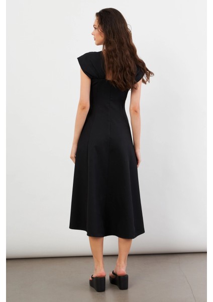 Kadın Siyah Kare Yaka Kloş Elbise NH102 indirimleri
