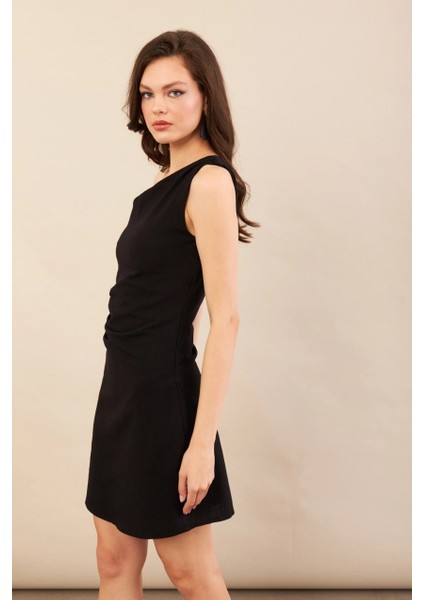 Kadın Siyah Tek Omuz Astarlı Mini Keten Elbise AYD416