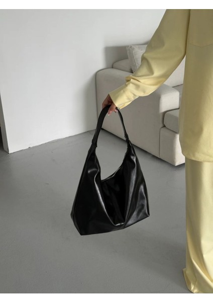 Şık Siyah Salaş Fermuarlı Kadın Omuz Çantası Nora fiyatları