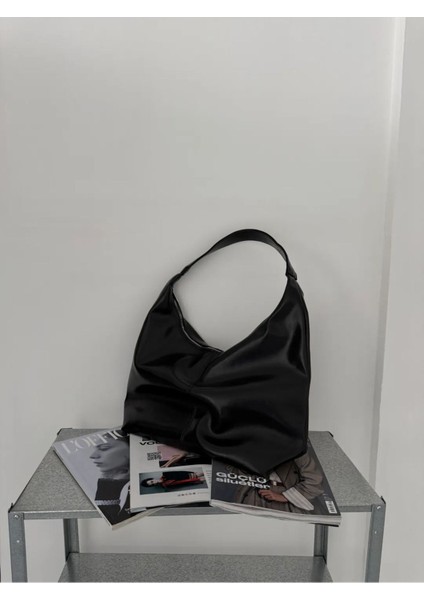 Şık Siyah Salaş Fermuarlı Kadın Omuz Çantası Nora modelleri