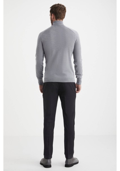 Açık Gri Boğazlı Slim Fit Merino Yün Triko fırsatları