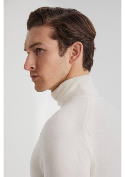 Ekru Boğazlı Slim Fit Merino Yün Triko modelleri