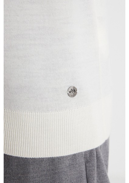 Ekru Boğazlı Slim Fit Merino Yün Triko indirimleri