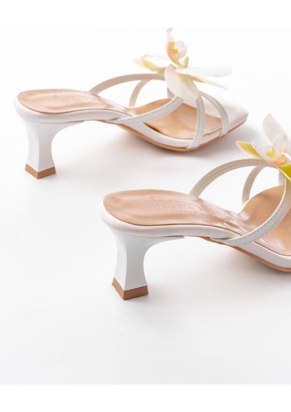 S-622 Beyaz Orkide Detaylı Ince Topuklu Kadın Terlik indirimleri