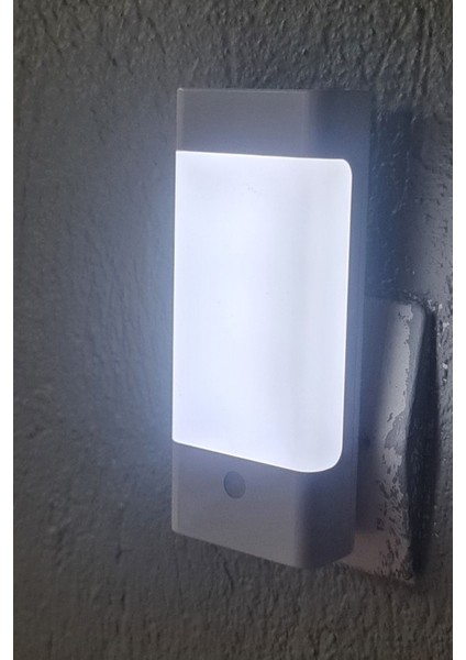 Otomatik Sensörlü 13CM Beyaz LED Gece Lambası, Rahat ve Şık Aydınlatma