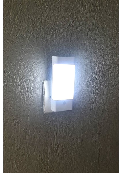 Otomatik Sensörlü 13CM Beyaz LED Gece Lambası, Rahat ve Şık Aydınlatma