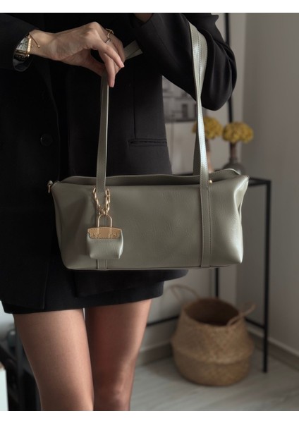 Çağla Yeşili Kadın Deri Omuz Çantası, Şık ve Kullanışlı Tasarım