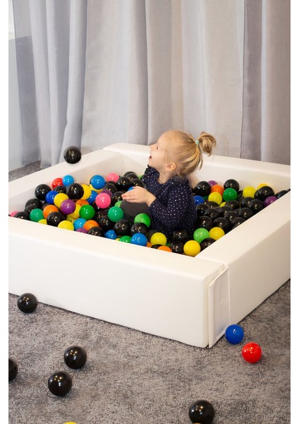 25CM Yüksekliğinde Sünger Top Havuzu, Renk Beyaz (Toplar ve Diğer Aksesuarlar Dahil Değil)